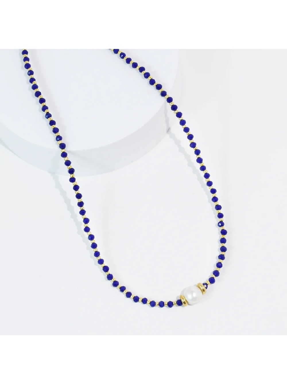 NWT Treasure Jewels Glowy Bean Necklace in blue